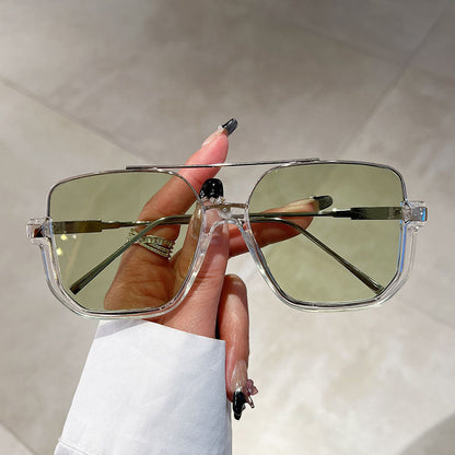 Leichte Sonnenbrille mit getönten Gläsern | Trendiger Stil